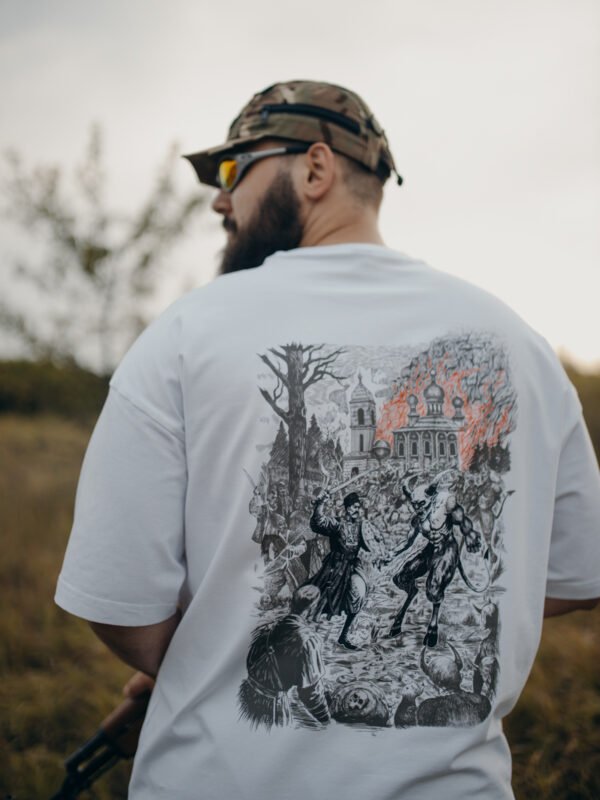 Футболка oversize "Мечем і вірою"