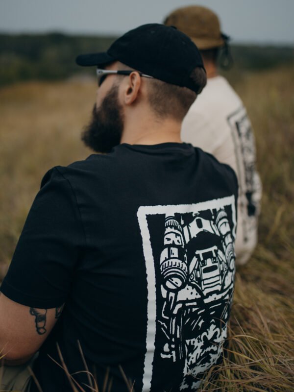 Футболка чорна "Night Hunter"