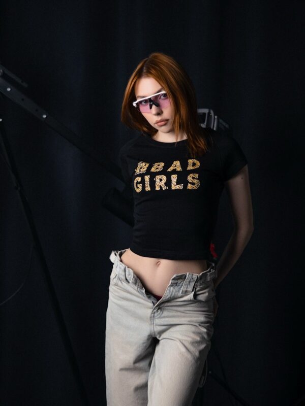Кроп топ "BAD GIRLS"